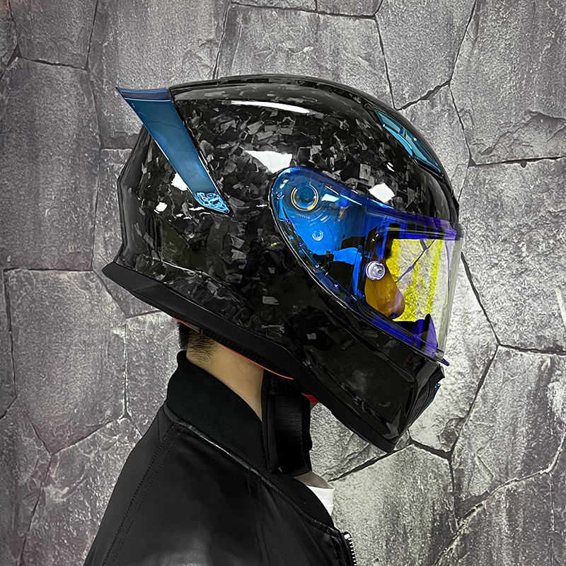 摩托车头盔男女碳纤维全盔黑武士闪电机车3C认证个性大尾翼蓝牙槽