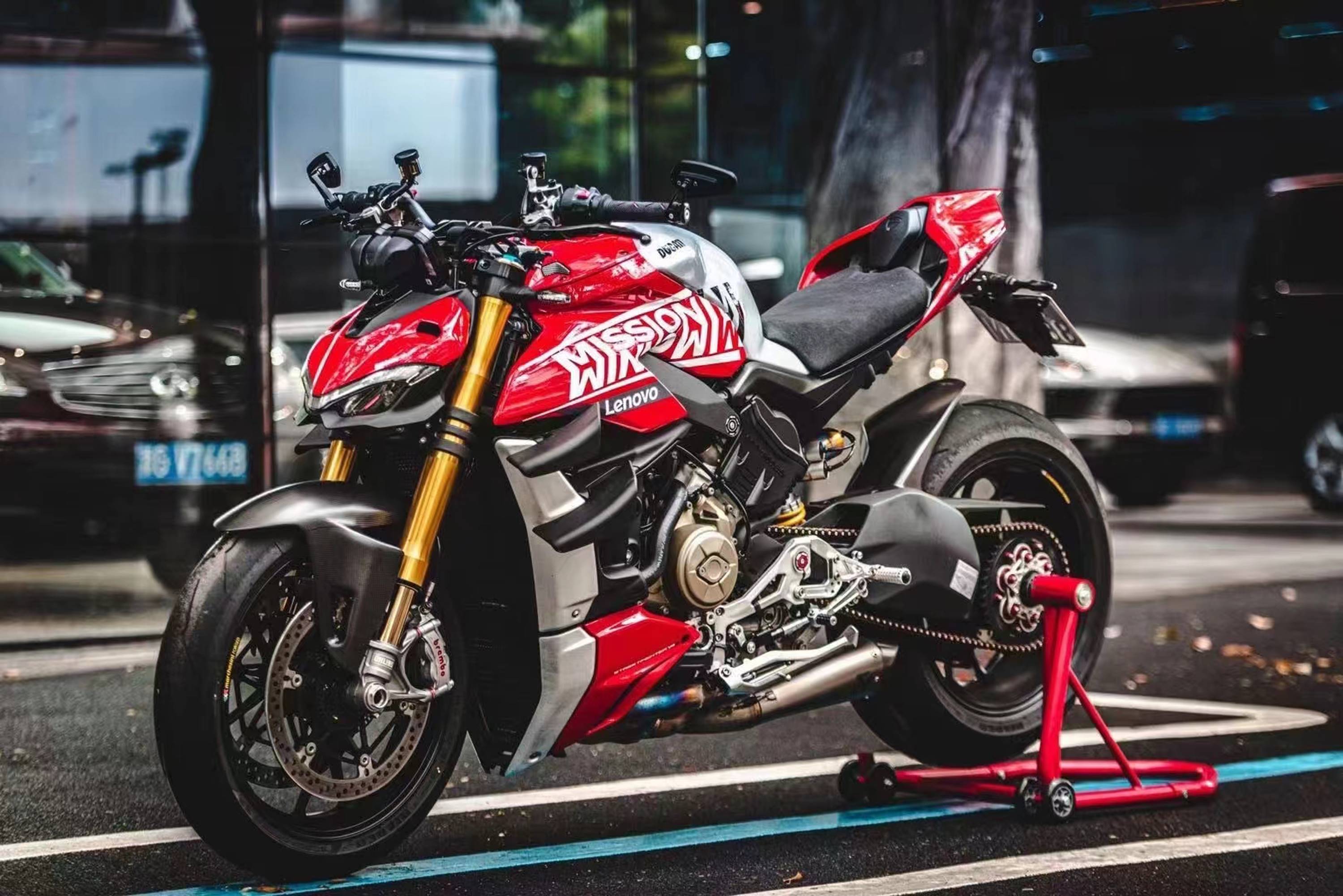 特价Ducati单摇臂摩托车起车架杜卡迪大魔鬼奥古斯塔拿铁展示架