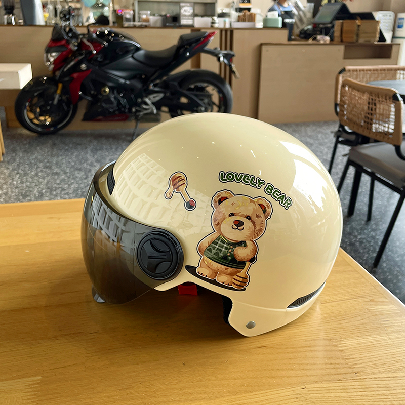 可爱小熊电动电瓶车头盔男女士夏季防晒摩托车半盔卡通简约安全帽