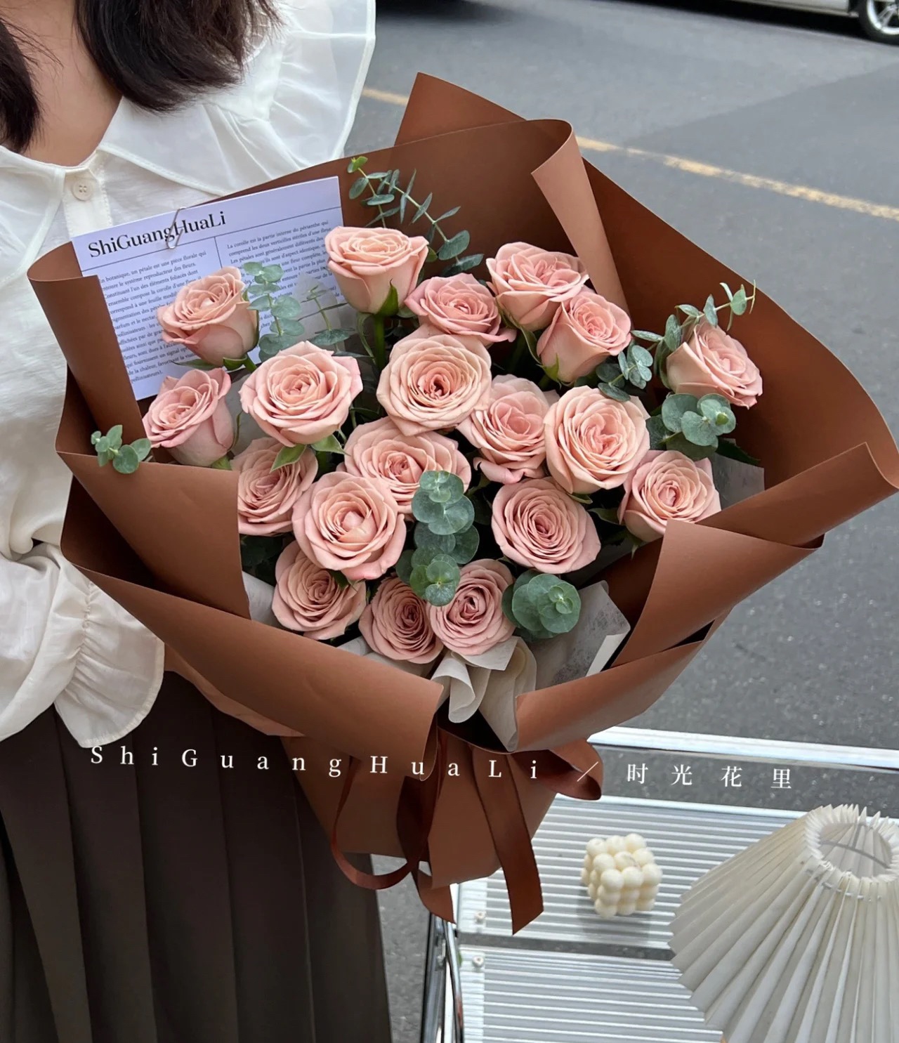 19支卡布奇诺玫瑰复古花束鲜花速递节日送花只送广西柳州市区包邮