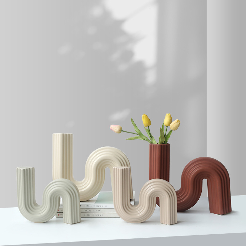 北欧现代简约莫兰迪抽象S型几何线条陶瓷花器摆件创意花插花瓶