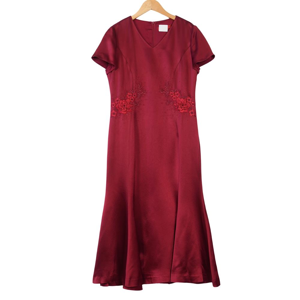 六礼LOOLAYY精选品牌女装高端时尚气质百搭酒红连衣裙A1-17351