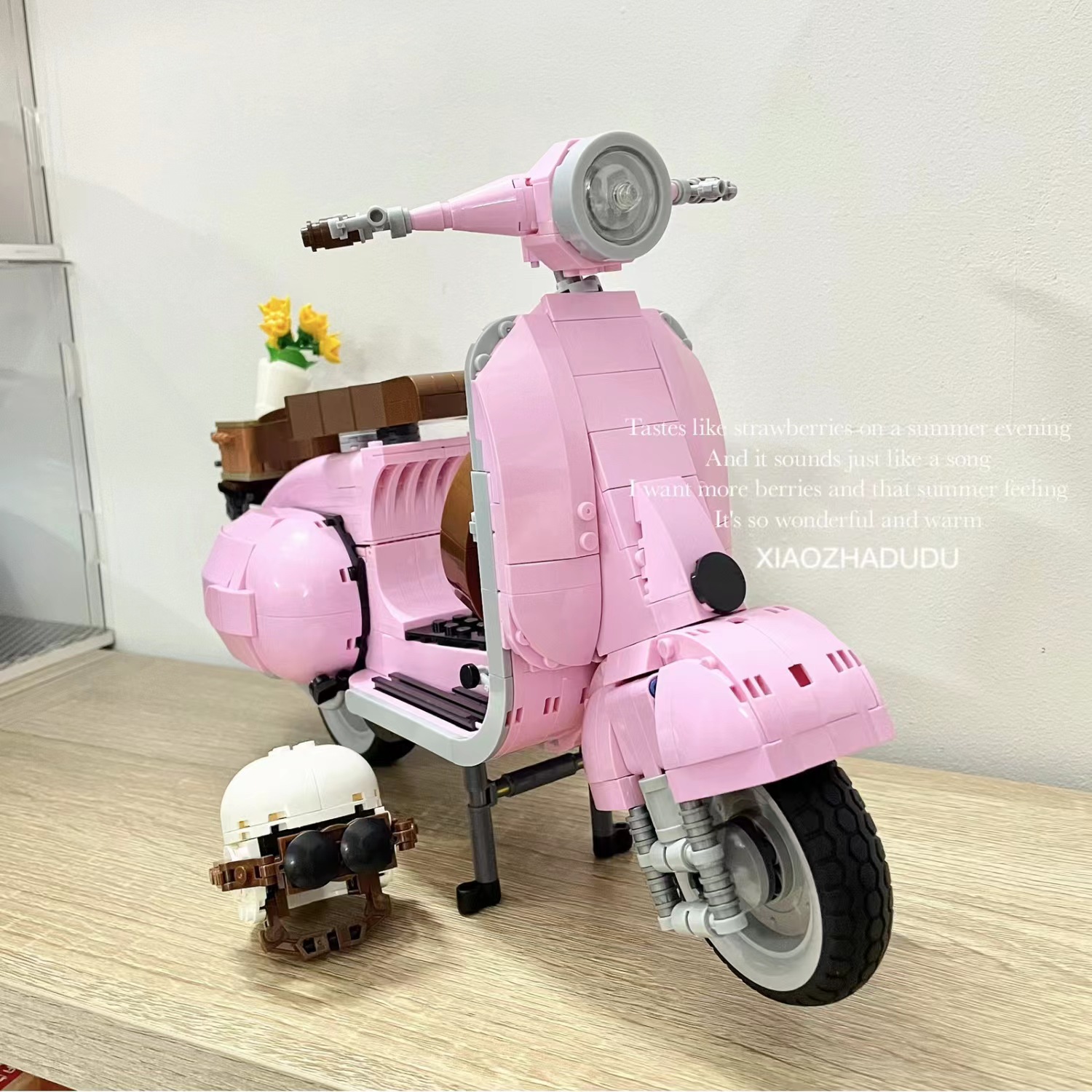 儿童玩具踏板小绵羊摩托车女孩子拼装塑料积木模型玩具摆件小颗粒