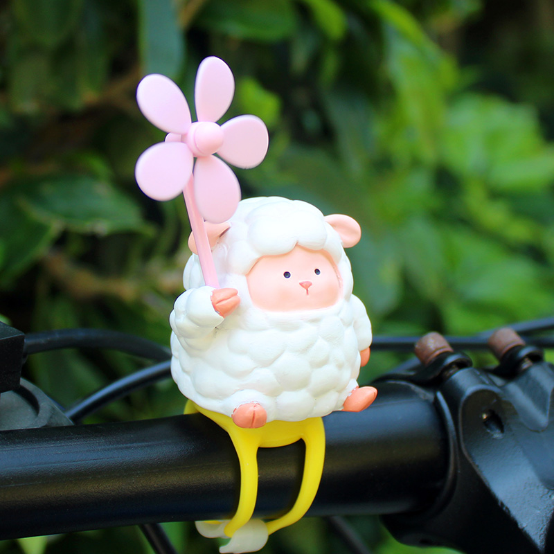创意可爱小羊羔风车竹蜻蜓电瓶自行汽车载电动摩托装饰送闺蜜礼品