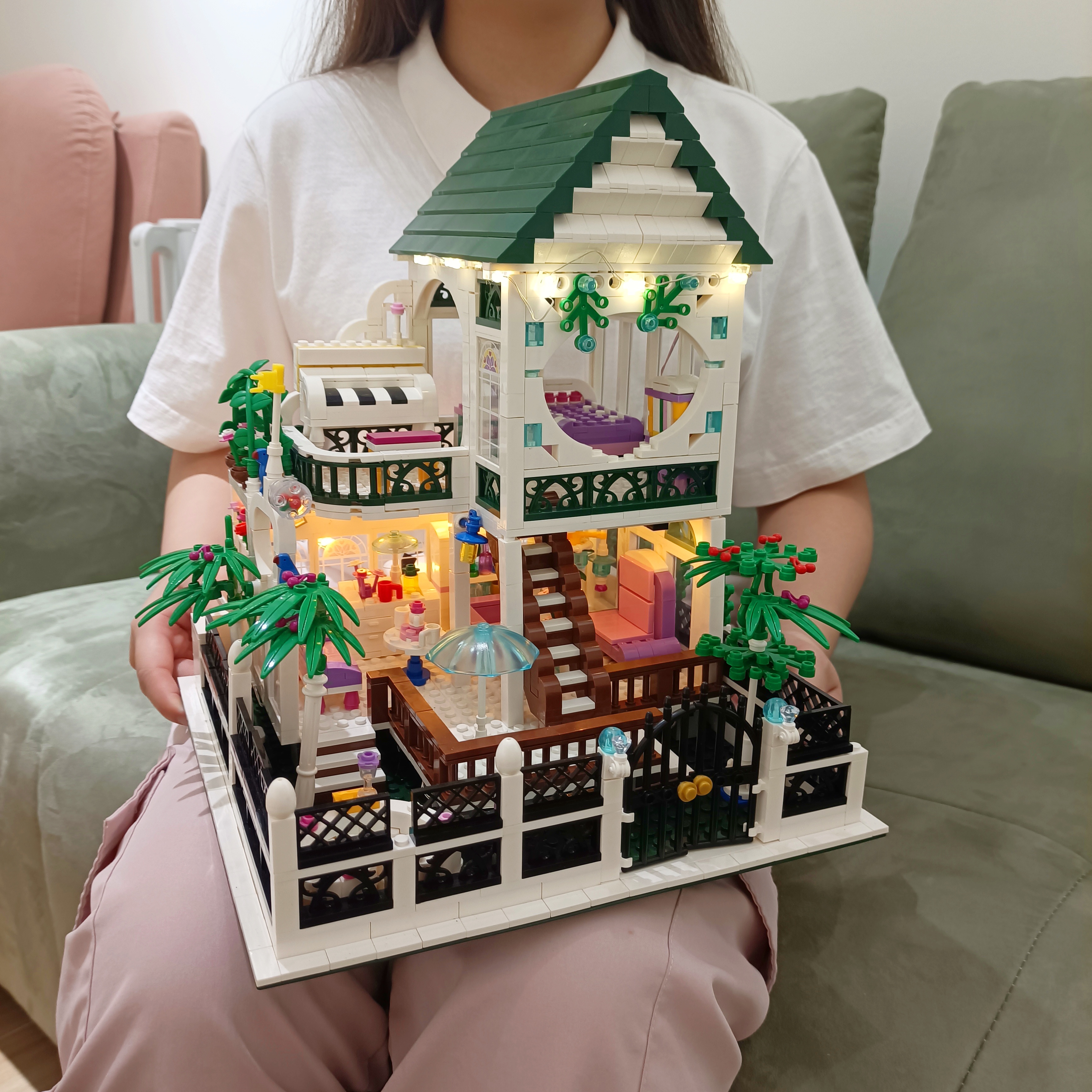2023新款女生积木房子别墅乐高女孩子系列大颗粒益智拼装玩具礼物