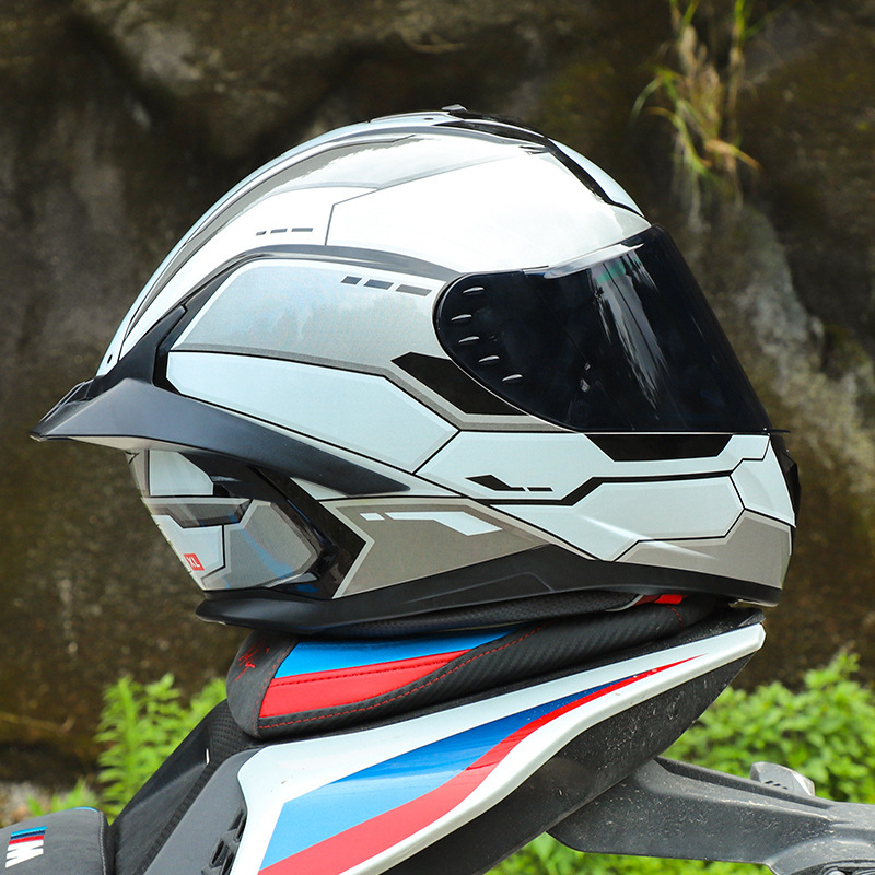 Orz摩托车头盔男女夏季机车全盔个性四季大尾翼情侣3C认证蓝牙DOT