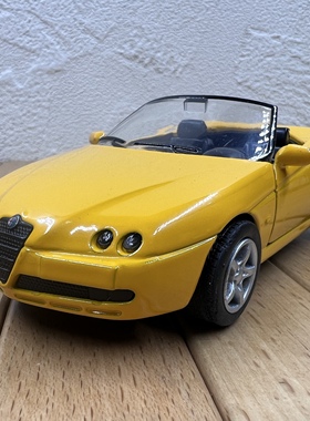1:32阿尔法罗密欧2003款蜘蛛经典老式跑车汽车合金模型摆件