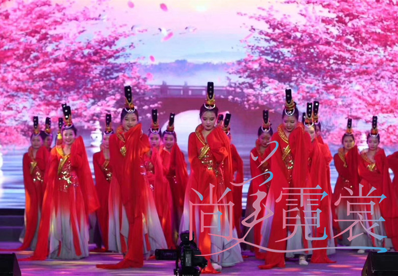 粉墨古典舞蹈服装水袖汉服渐变红色伴舞服装北京实体店定制出租