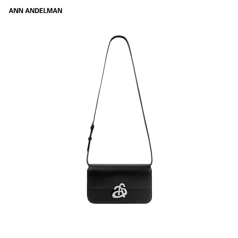ANN ANDELMAN 24SS新款单件翻盖logo小方包
