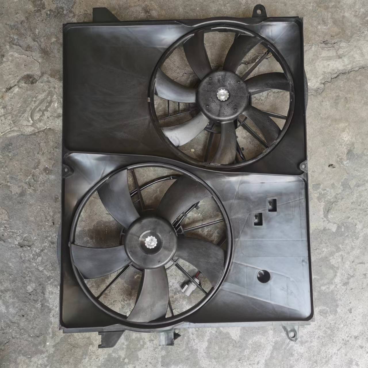 汽车冷凝器风扇适用于雪佛兰科帕奇欧宝安德拉沃克斯豪尔96629064