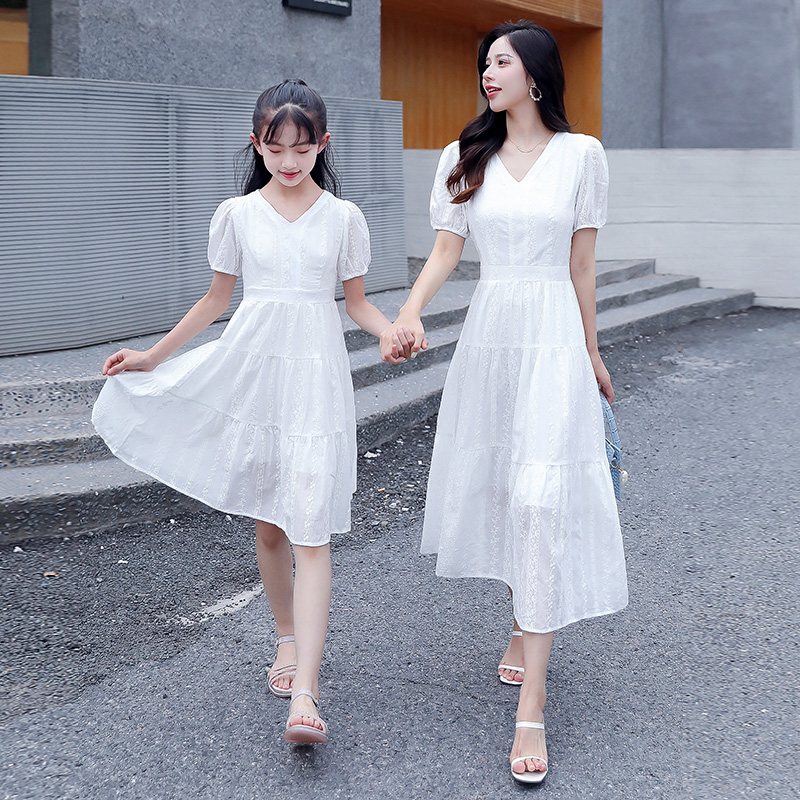 网红亲子装2024新款潮夏装母女装棉布连衣裙时尚韩版洋气白色裙子