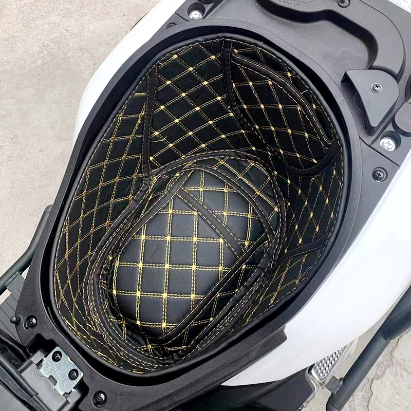 适用23款豪爵AFR125 abs版改装摩托车坐桶垫UCR座桶保护马桶内衬