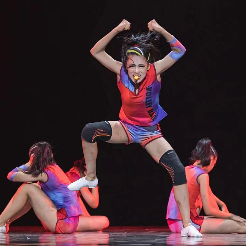 小荷风采舞蹈服向你们学习中国女排啦啦队操表演少儿学生团体群舞
