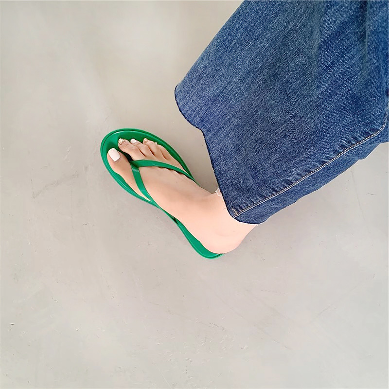 韩国东大门百搭夹趾平底拖鞋女夏外穿2024年绿色显白人字拖沙滩鞋