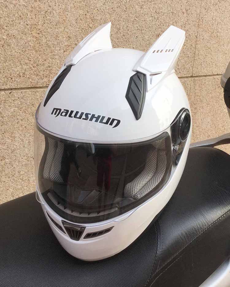 新款摩托车头盔男女头盔999 个性犄角带角头盔越野盔机车街车头盔