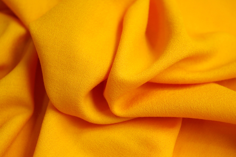 日本进口薄款细腻中黄色女士呢精纺纯羊毛面料设计师西装布料