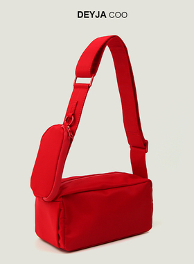 DEYJA COO2024新款纯色时尚运动包红色休闲斜跨包吐司包红色布包