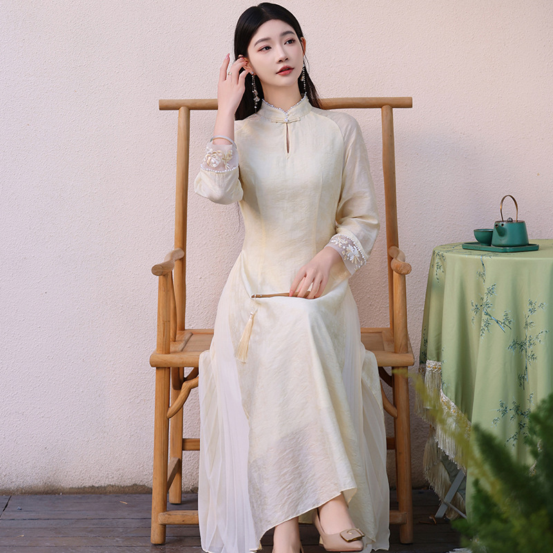 新中式假两件奥黛旗袍日常年轻款复古民族风刺绣中长袖连衣裙大码