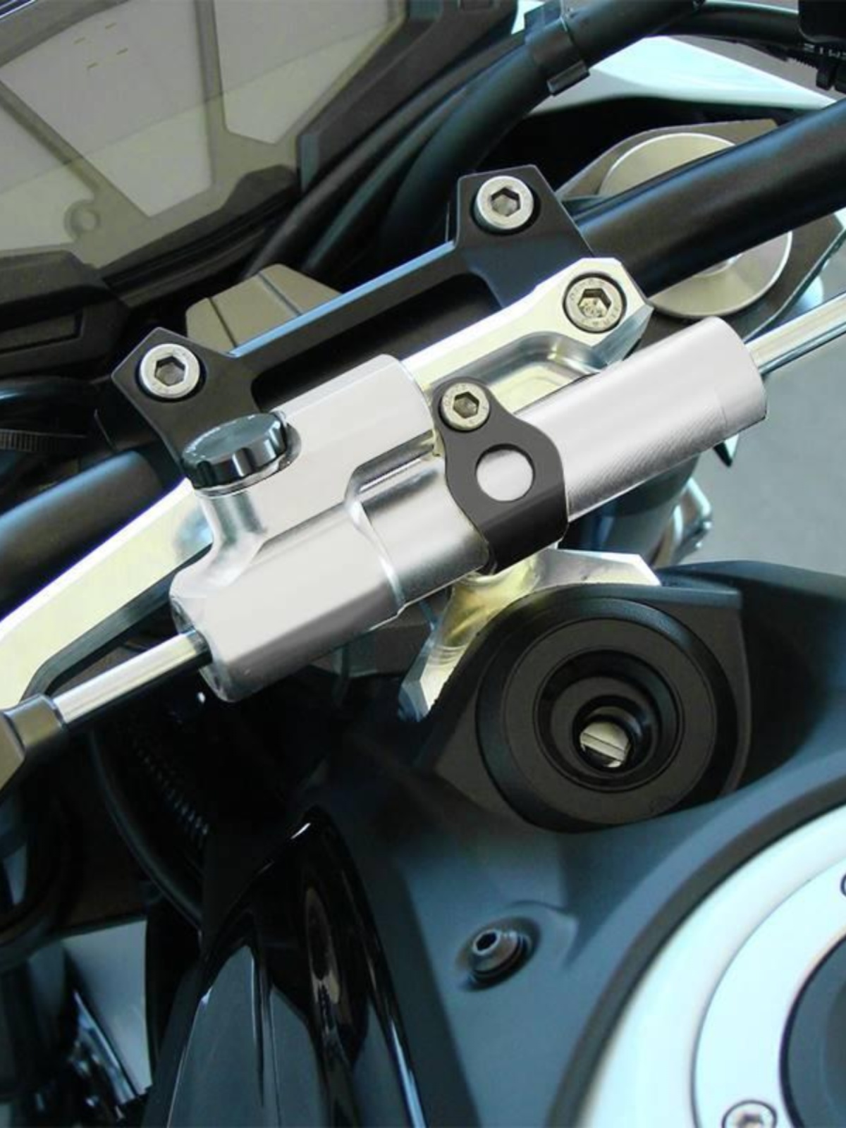 新品摩托车通用改装钛尺阻尼器减震防甩头钛尺固定支架方向杆平衡