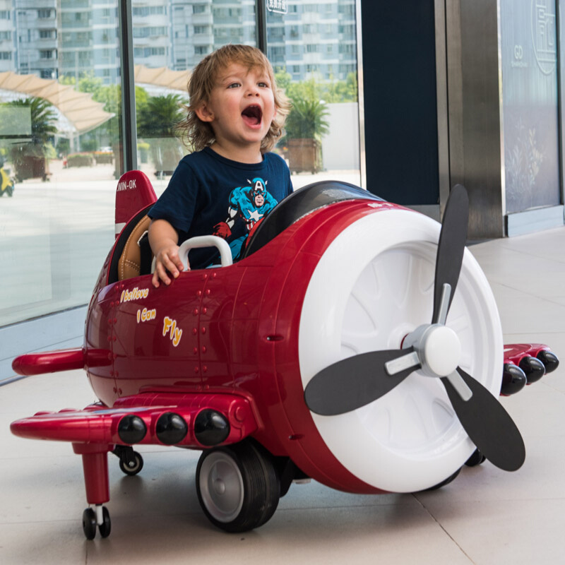 儿童电动车复古螺旋桨飞机遥控四轮汽车可坐人小孩玩具带摇摆童车