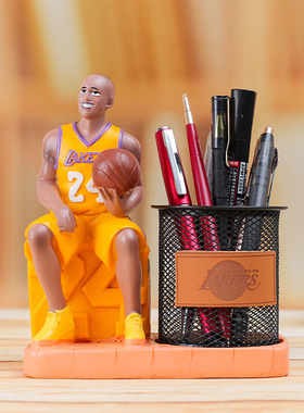 现货速发NBA帅气篮球球星科比詹姆斯桌面收纳笔筒摆件送男孩儿童