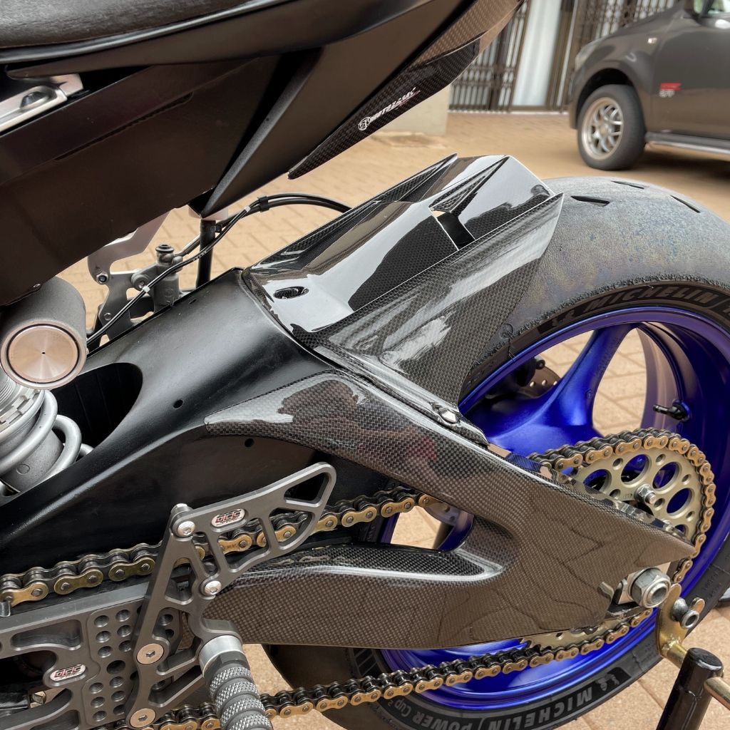 YAMAHA R6 18-22碳纤维改装件摩托车外壳干碳真碳后摇臂盖