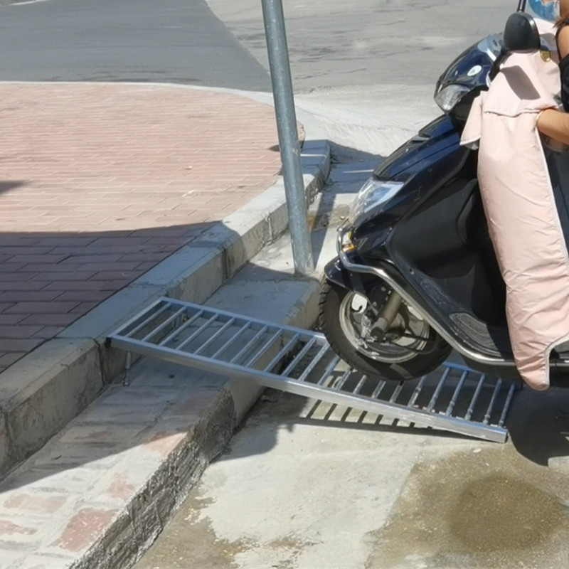 电动车上楼梯斜坡架过门槛神器无障碍轮椅电瓶摩托车上台阶坡道板