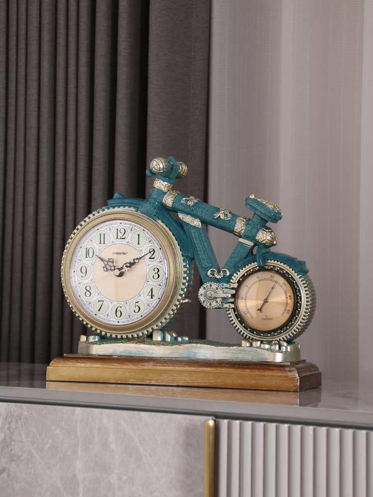 家用客厅钟表座钟台式欧式复古个性创意摩托车摆件时钟静音石英钟