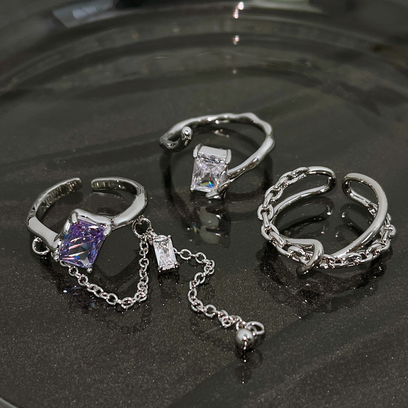 义乌市艺博饰品有限公司韩国轻奢高级感紫钻链条流苏开口戒指女潮