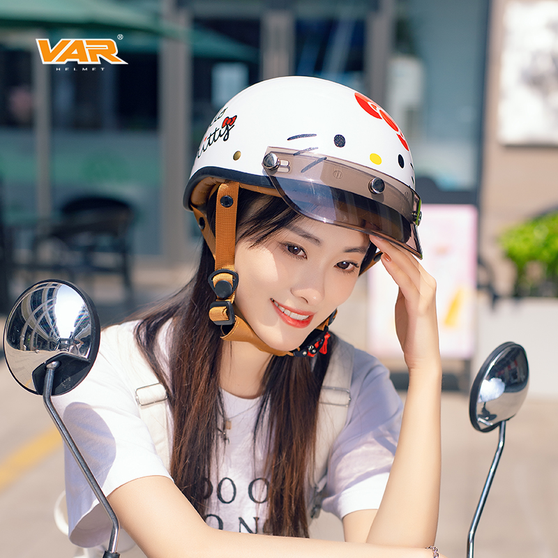 VAR联名HelloKitty电动摩托车哈雷头盔夏季女复古半盔3C认证瓢盔