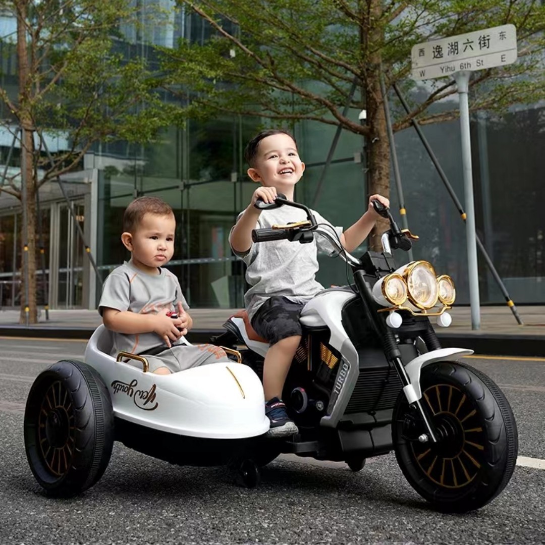 新款儿童电动摩托车儿童三轮车大号宝宝双人可坐玩具童车挎斗侧挂