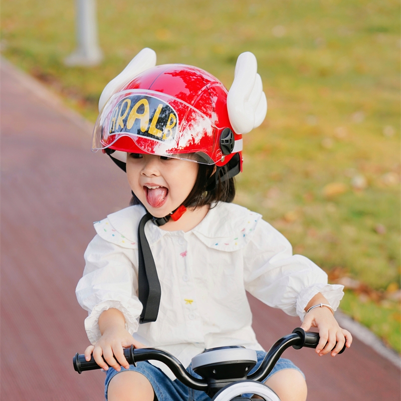 新国标3C认证儿童阿拉蕾头盔创意卡通可爱电动车摩托车半盔安全帽