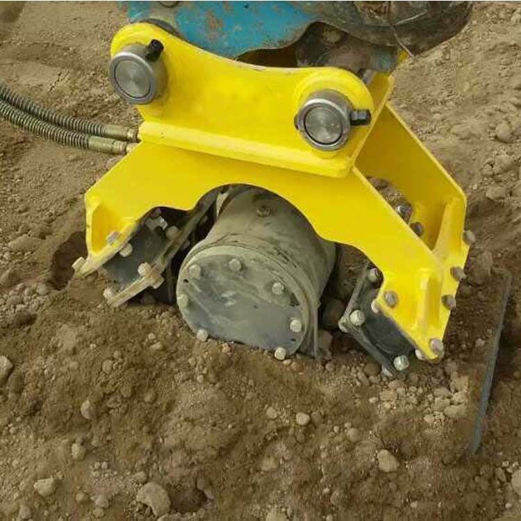 现货速发厂家直销挖土机属具液压平板夯实器松土压平打夯机马达震