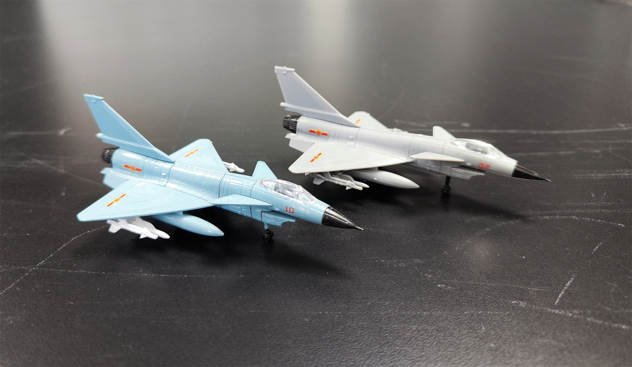 成品塑料1:144飞机模型中国空军J-10歼10战斗机多种颜色满50包邮