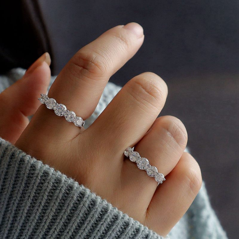 新款实拍0.5克拉圆钻石925纯银戒指中指食指排钻戒精致法式配饰