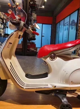 电动摩托车玩具，国外流行维斯帕踏板电动小车946，杜卡迪电动车