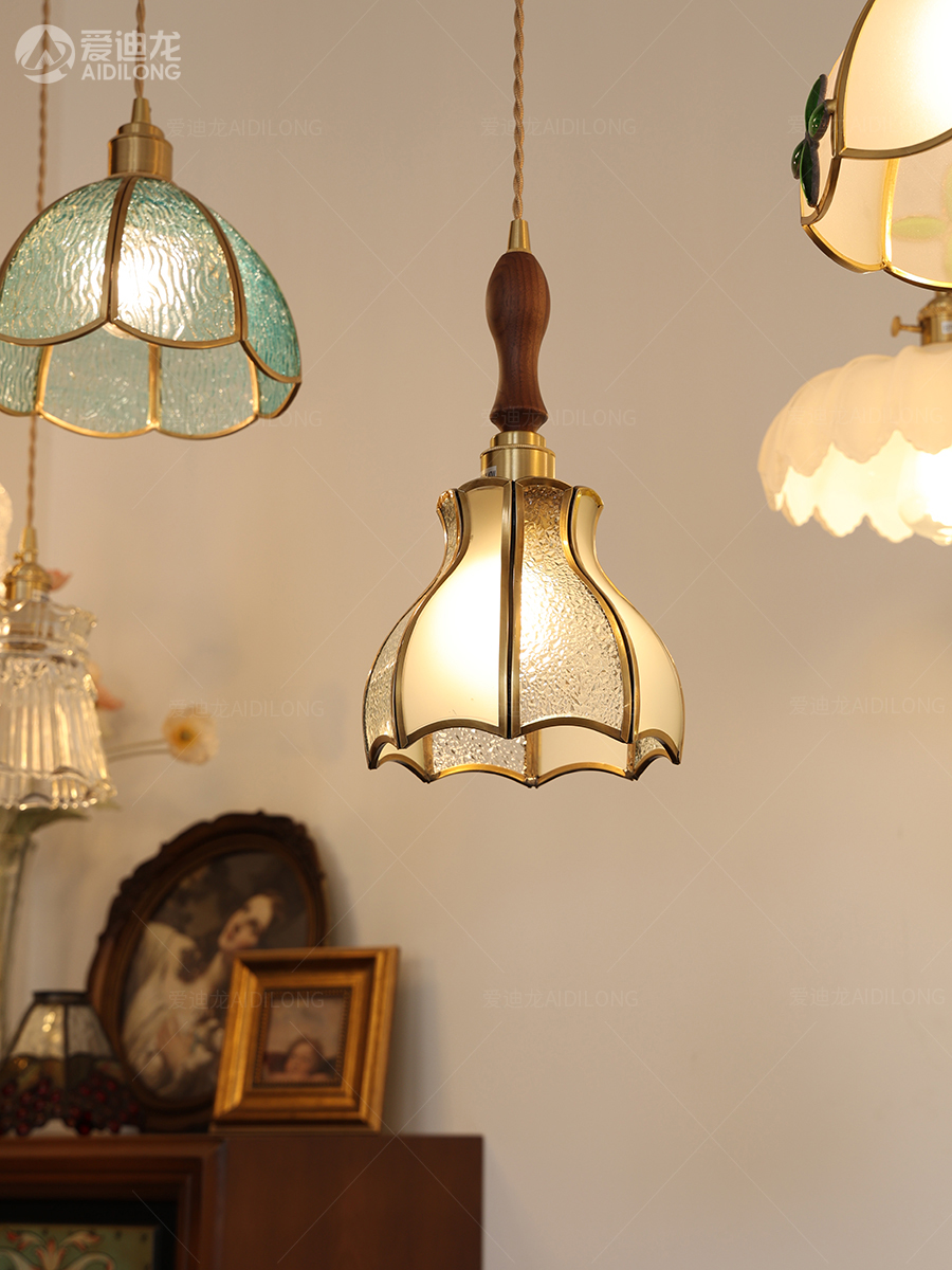 黄铜玻璃吊灯美式茶台北欧轻奢餐厅吧台楼梯入户玄关卧室创意吊灯