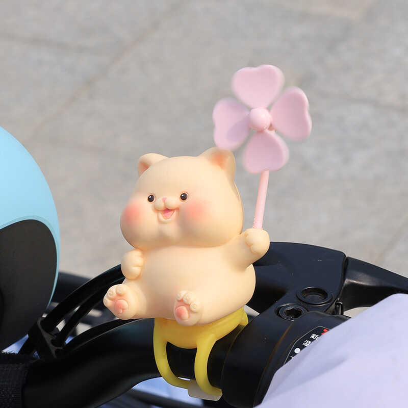 小猪风车自行车电动摩托车摆件男女卡通可爱玩偶甜美装饰创意礼品