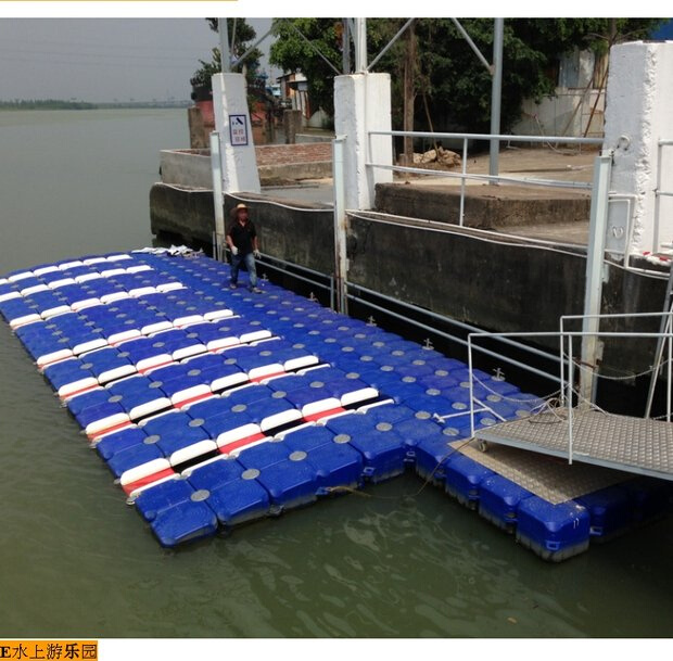 定制品水上平台浮动码头摩托艇码头停靠台帆船泊位平台塑料浮筒码