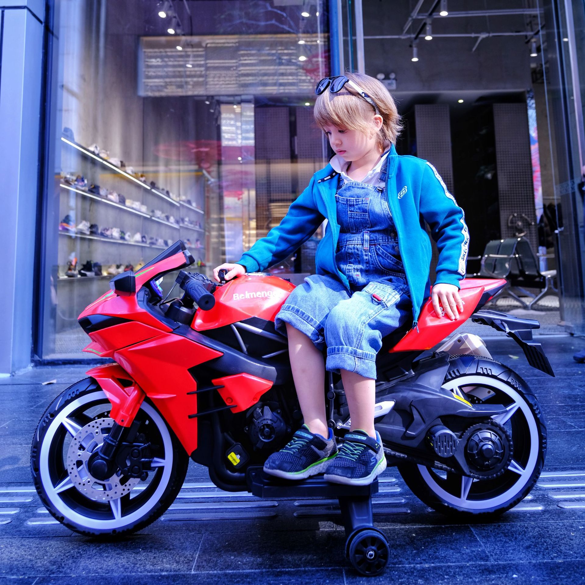 大号双人宝宝电动车摩托车男孩三轮车可坐充电2/9岁小孩童车玩具