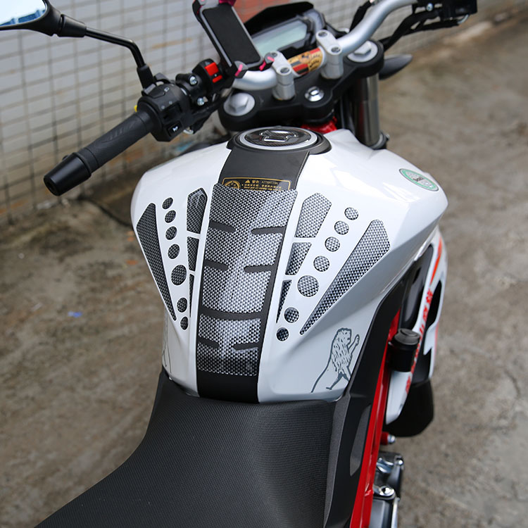 摩托车油箱贴黄龙贝纳利TNT150改装红宝龙150油箱边贴轮胎反光圈
