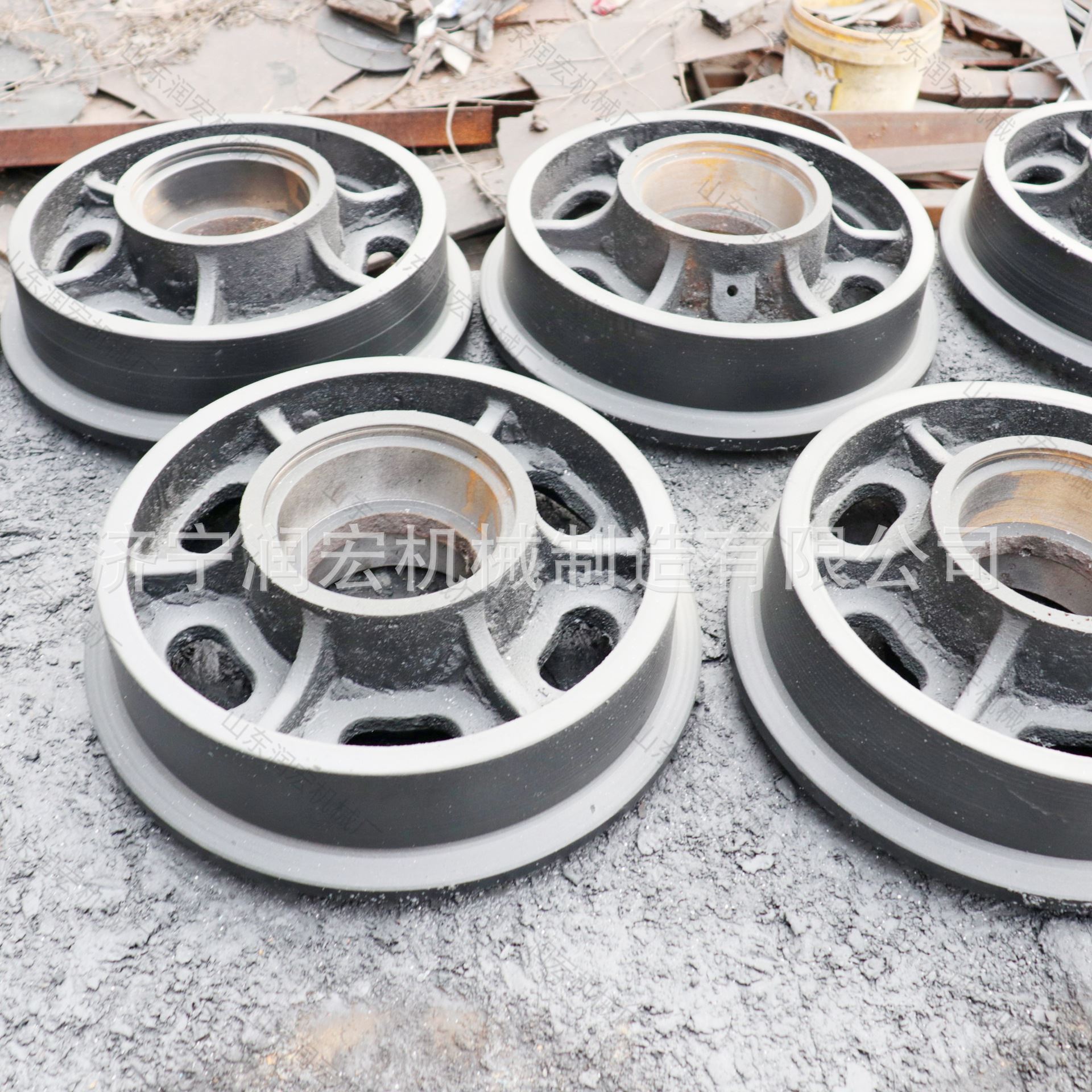 铸钢矿车轮300直径空心车轮载重大45号钢铸钢地滚尺寸实心轨道轮