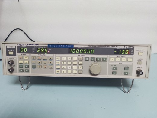 二手原装金进SG-1501B高频信号发生器，功能正常，有配测试线。