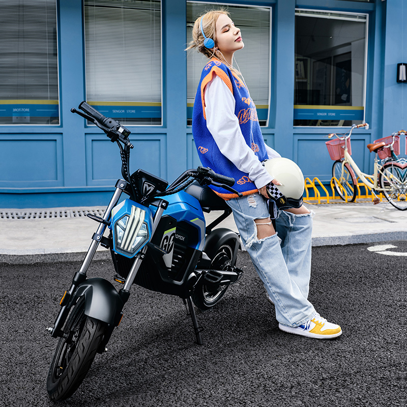 新国标电动车成人电瓶自行车女生锂电池女士小型跨骑电车摩托