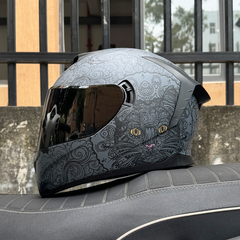 LVS摩托车头盔男女全盔3C认证夏季街车跑盔蓝牙机车赛车新国标
