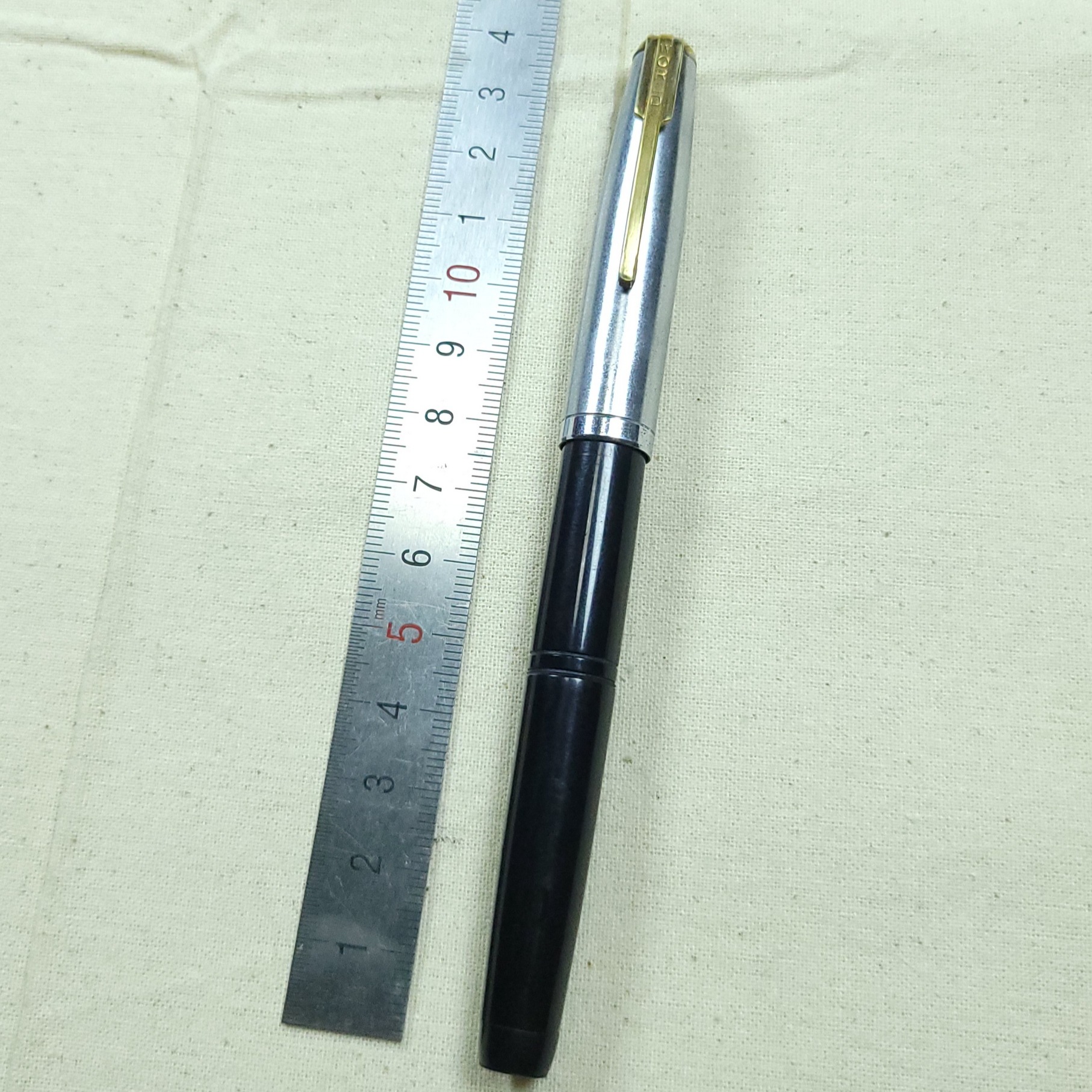 原装日本制造50年代生产黑色硬橡胶大号放大镜多功能钢笔18K F