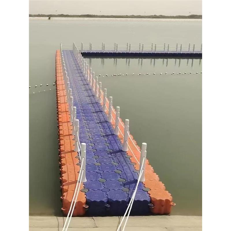 浮筒水上平台龙舟赛艇钓鱼塑料浮动码头浮桥摩托艇游艇泊位厂家