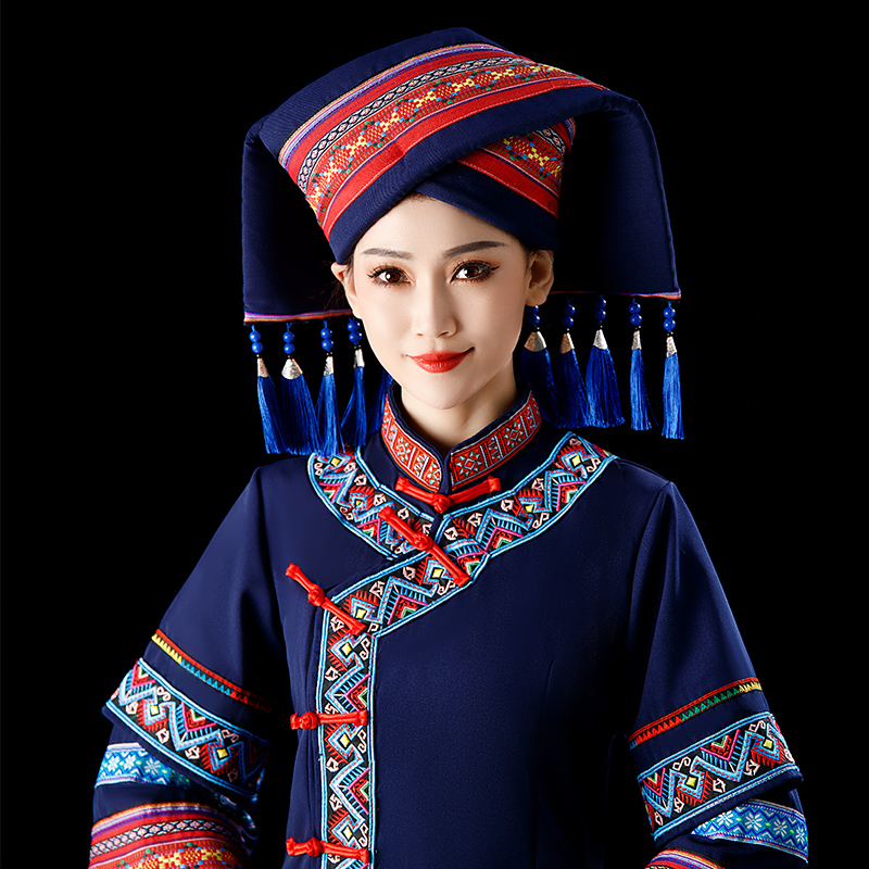 刺绣苗族云南服表演女传统广西壮族苗寨服装服饰舞蹈演出少数民族