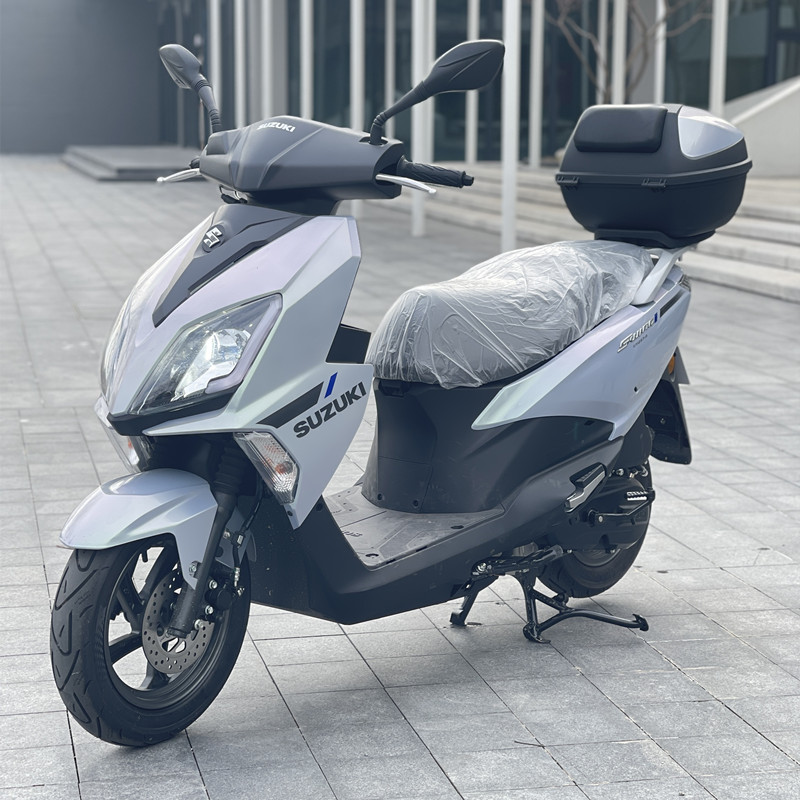 国四电喷济南铃木2023新款UY125踏板车整车摩托车可上牌
