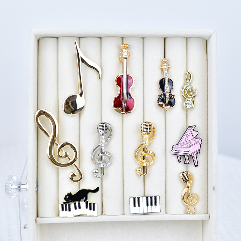 钢琴猫咪胸针音符饰品小提琴可爱日系卡通金属徽章音乐会礼物奖品